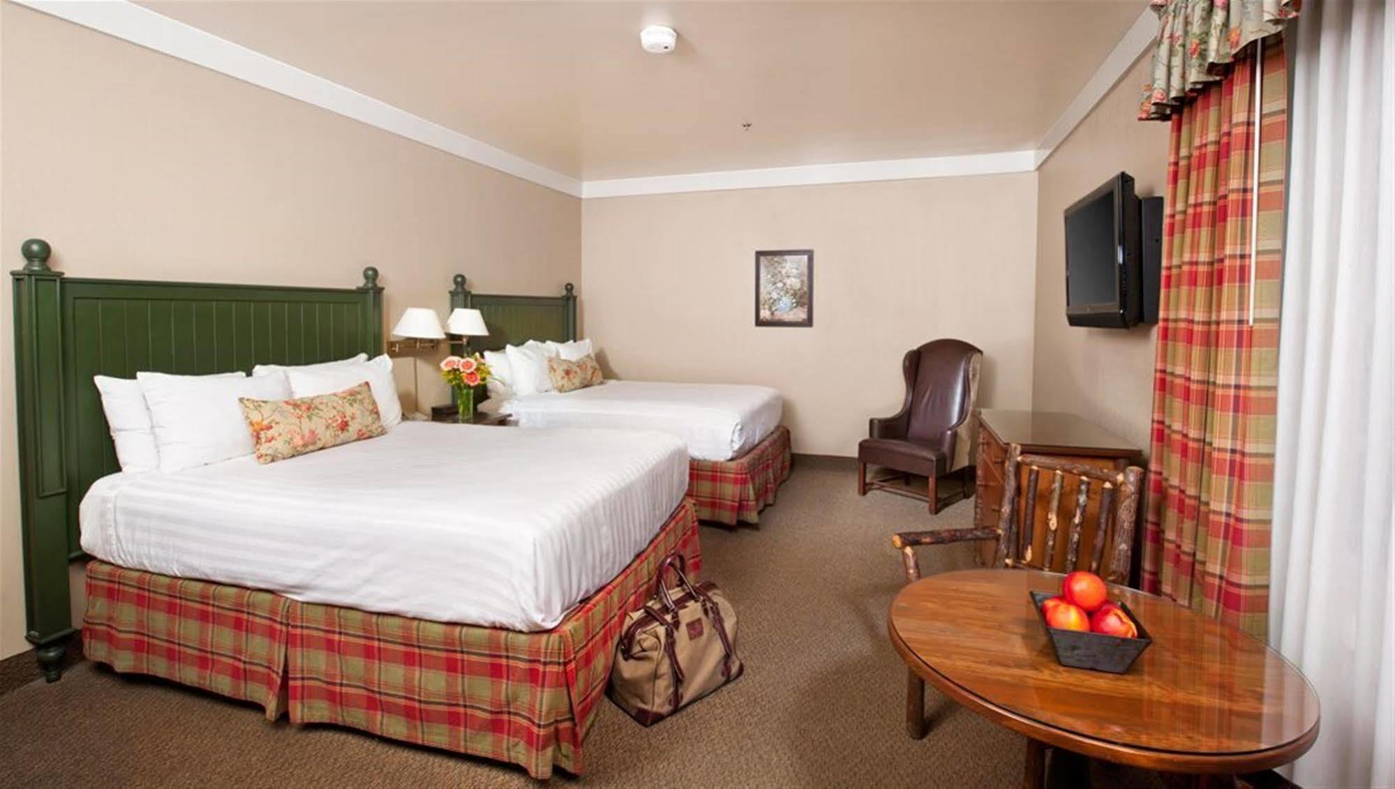 Harris Ranch Inn And Restaurant Huron Eksteriør bilde